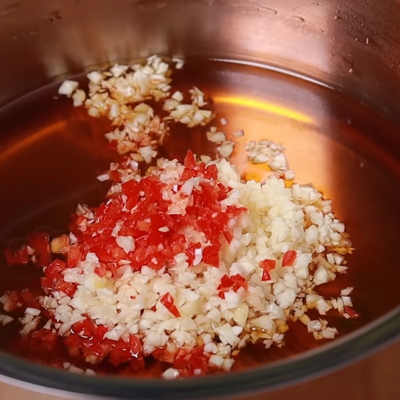 Bước 2 Nấu nước mắm sánh kẹo theo độ đặc mong muốn Nước mắm đặc kẹo