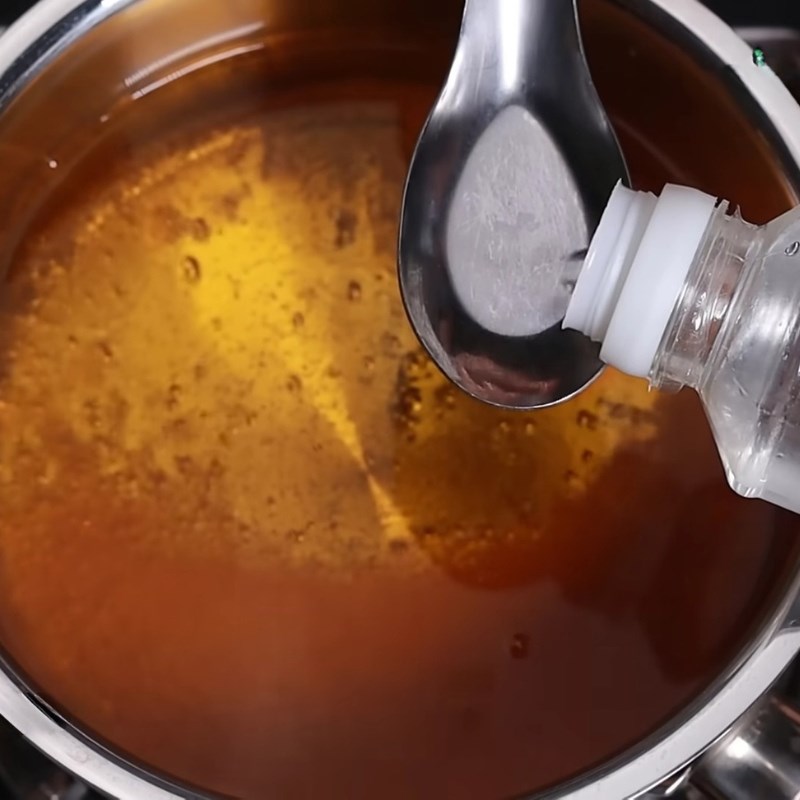 Bước 1 Nấu nước mắm và các nguyên liệu cơ bản Nước mắm đặc kẹo