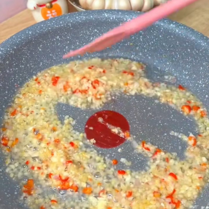 Bước 2 Nấu sốt chấm heo quay sánh mịn Nước chấm heo quay