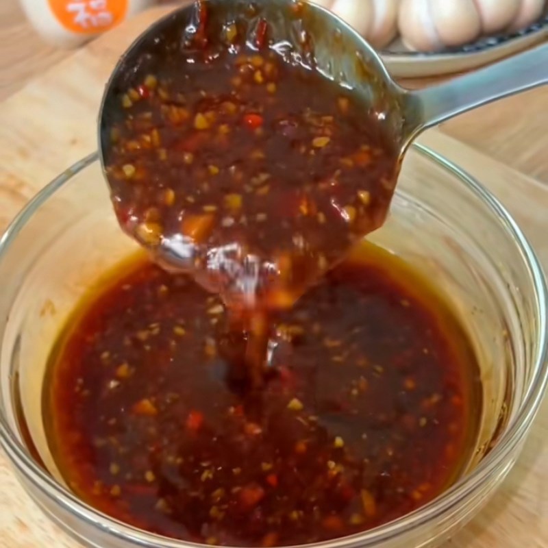 Bước 2 Nấu sốt chấm heo quay sánh mịn Nước chấm heo quay