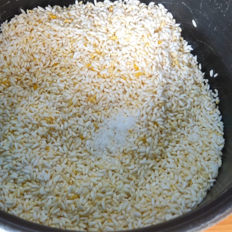 Bước 3 Nấu xôi chiên phồng bằng nồi cơm điện Gà không lối thoát