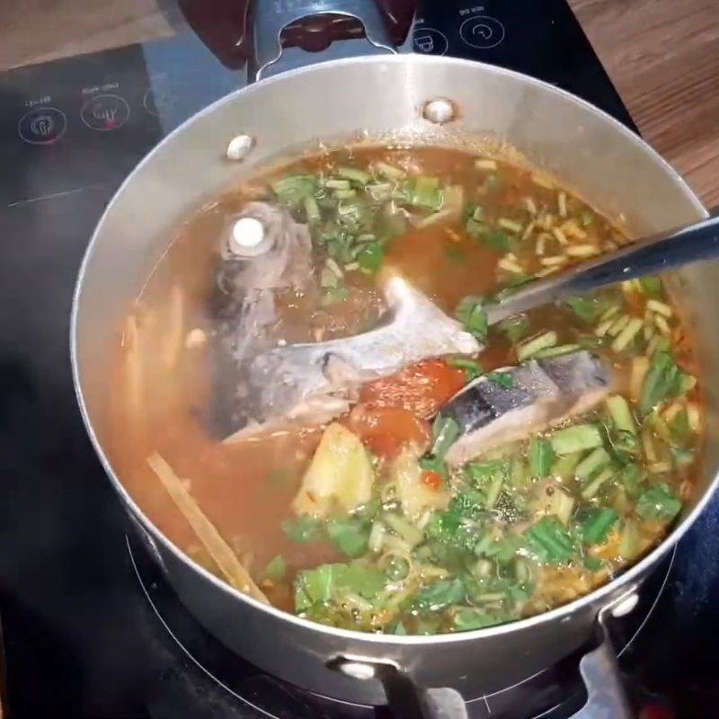 Bước 3 Nêm nếm và hoàn thiện nước lẩu Lẩu Thái bằng gói gia vị