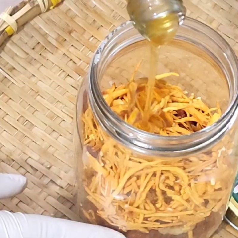Bước 3 Ngâm táo đỏ kỷ tử đông trùng hạ thảo với mật ong Táo đỏ kỷ tử ngâm với mật ong