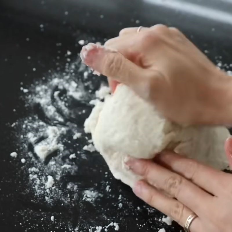 Bước 2 Nhồi bột bánh bao mềm mịn Bột bánh bao