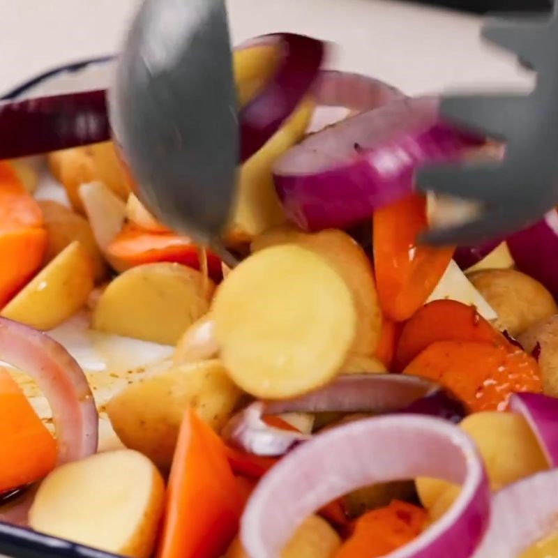 Bước 5 Nướng rau củ ăn kèm Đùi cừu nướng