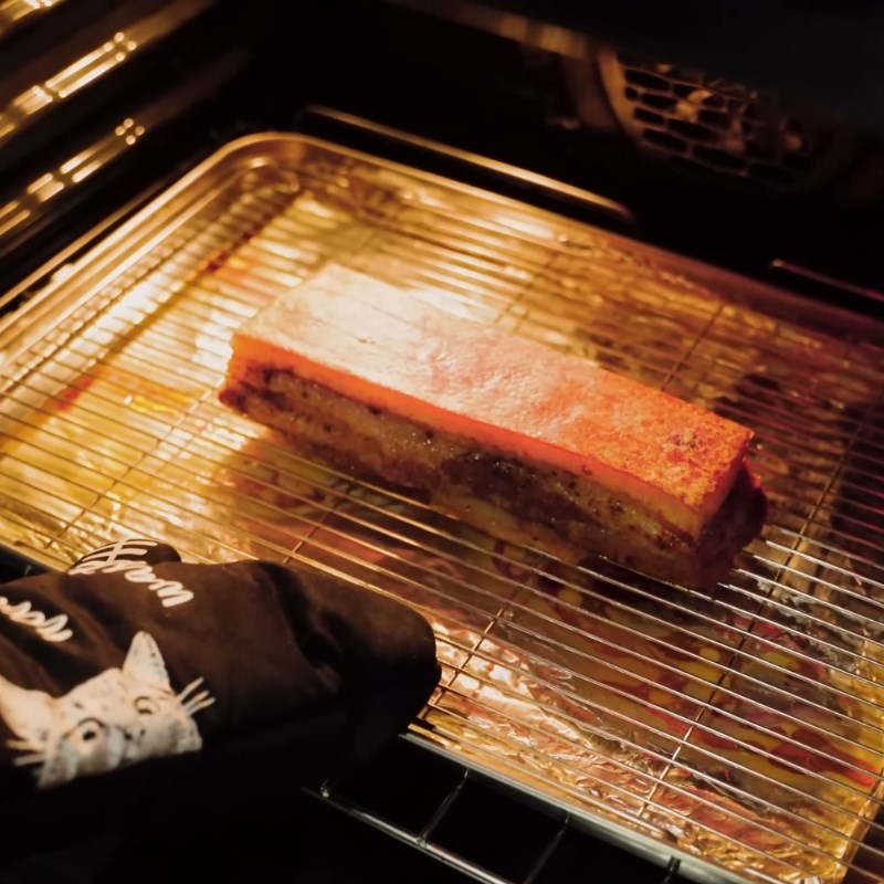 Bước 3 Nướng thịt lợn quay giòn bì trong lò Thịt lợn quay giòn bì