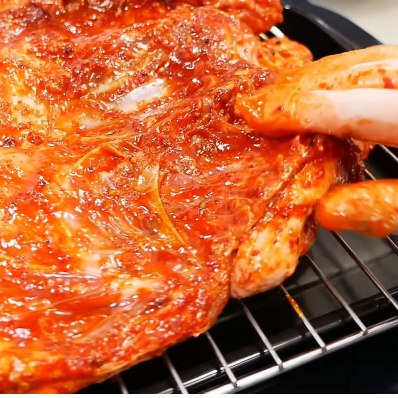 Bước 4 Nướng vịt lần 1 trong lò nướng Ướp thịt vịt nướng