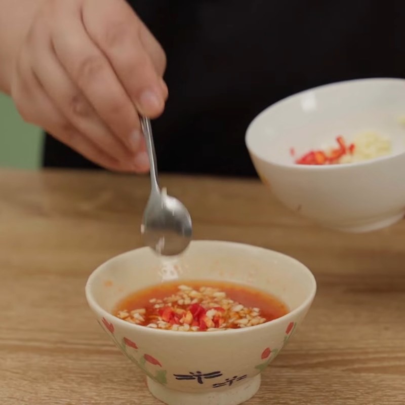 Bước 2 Pha chế nước chấm ăn kèm món nướng Thịt nướng ngũ vị hương