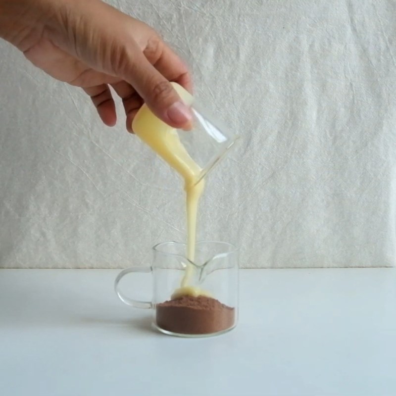 Bước 1 Pha hỗn hợp Milo đậm đà Milo đá