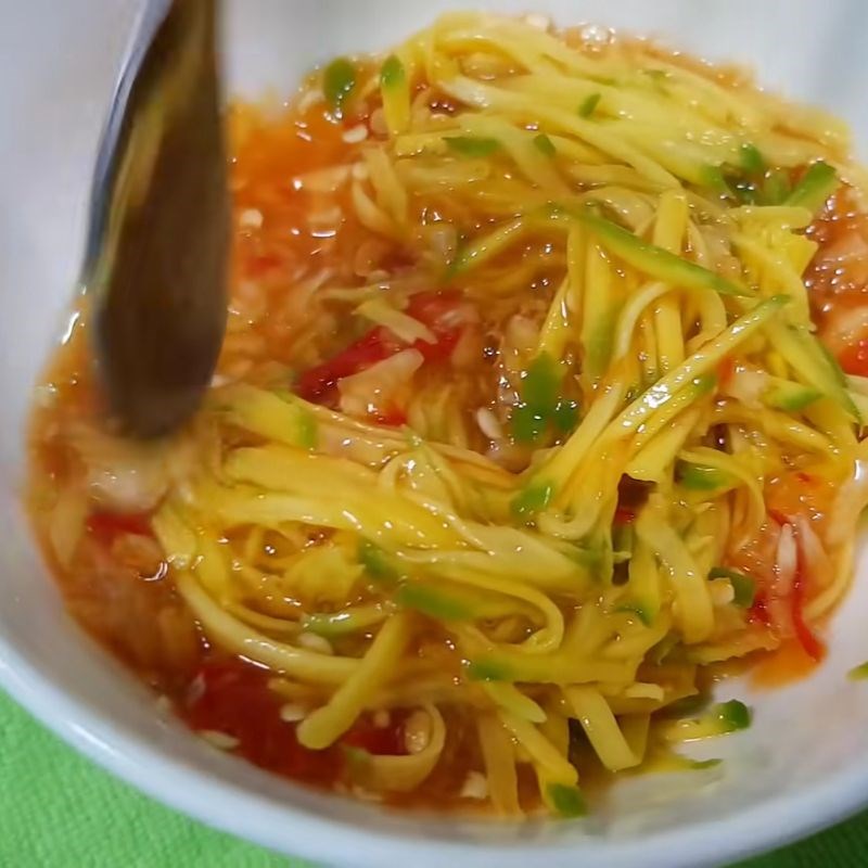 Bước 5 Pha nước chấm gừng ớt chua cay mặn ngọt Ướp cá hấp