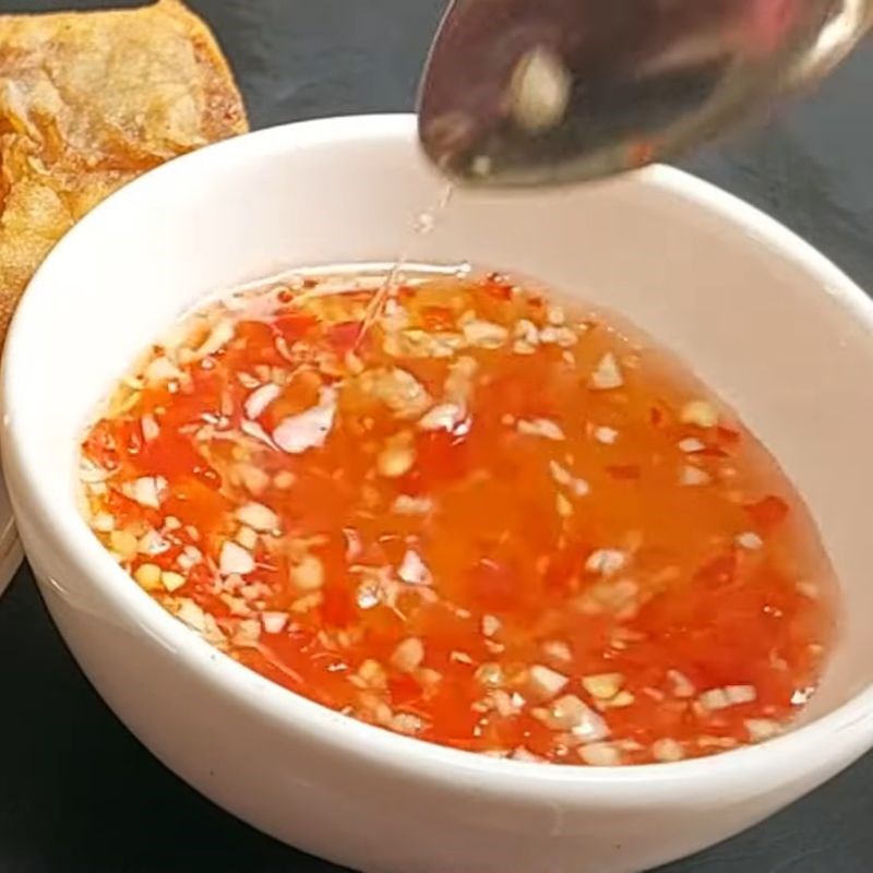 Bước 5 Pha nước mắm chua ngọt chuẩn vị Ướp cá chiên giòn
