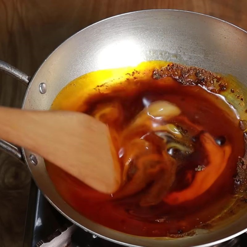 Bước 3 Pha nước sốt ướp thịt Ướp thịt nướng cơm tấm