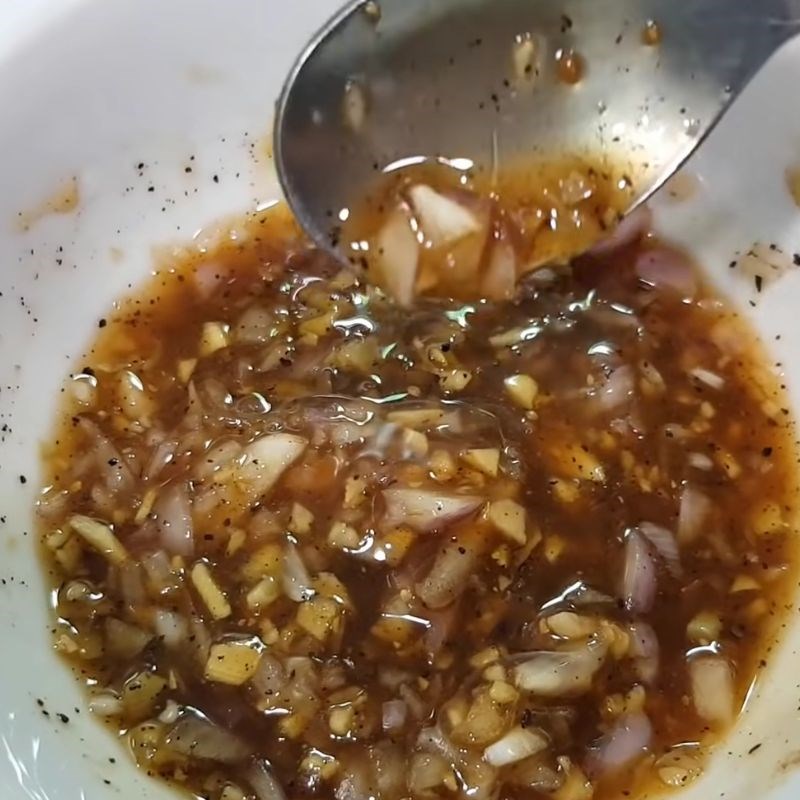 Bước 3 Pha nước sốt và ướp cá nục hấp chuẩn vị Ướp cá hấp