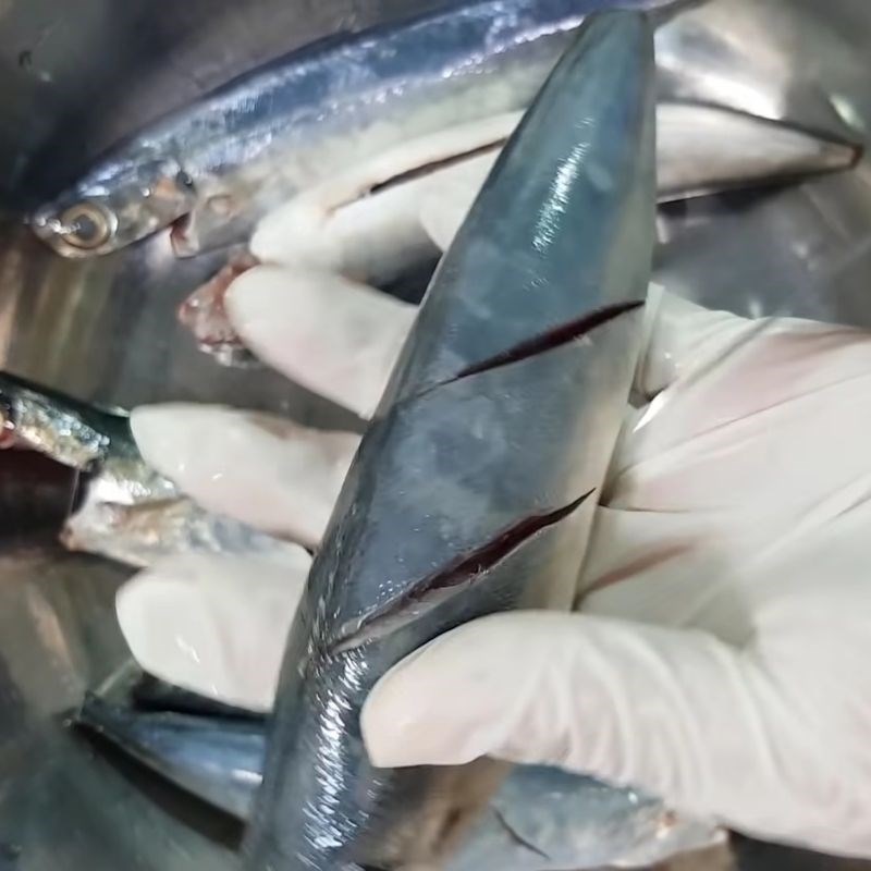 Bước 3 Pha nước sốt và ướp cá nục hấp chuẩn vị Ướp cá hấp