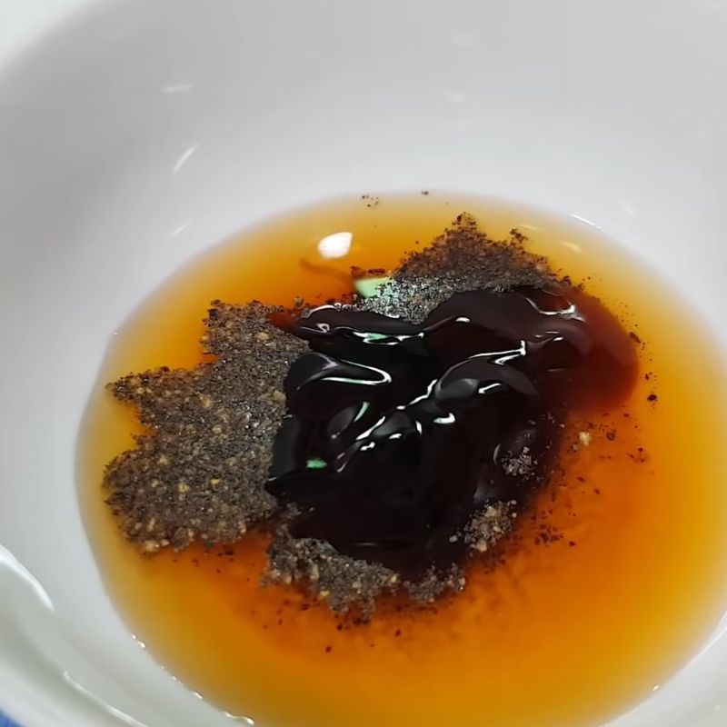 Bước 3 Pha nước sốt và ướp cá nục hấp chuẩn vị Ướp cá hấp