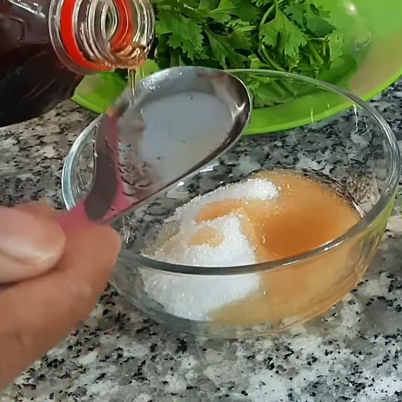Bước 4 Pha nước trộn nộm giò dưa chuột Nộm giò lụa dưa chuột