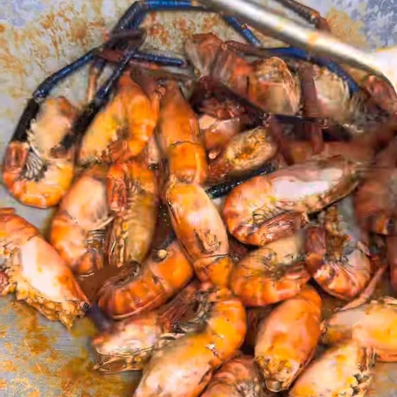 Bước 4 Rang tôm càng xanh rang muối ớt đỏ Tôm càng xanh rang muối