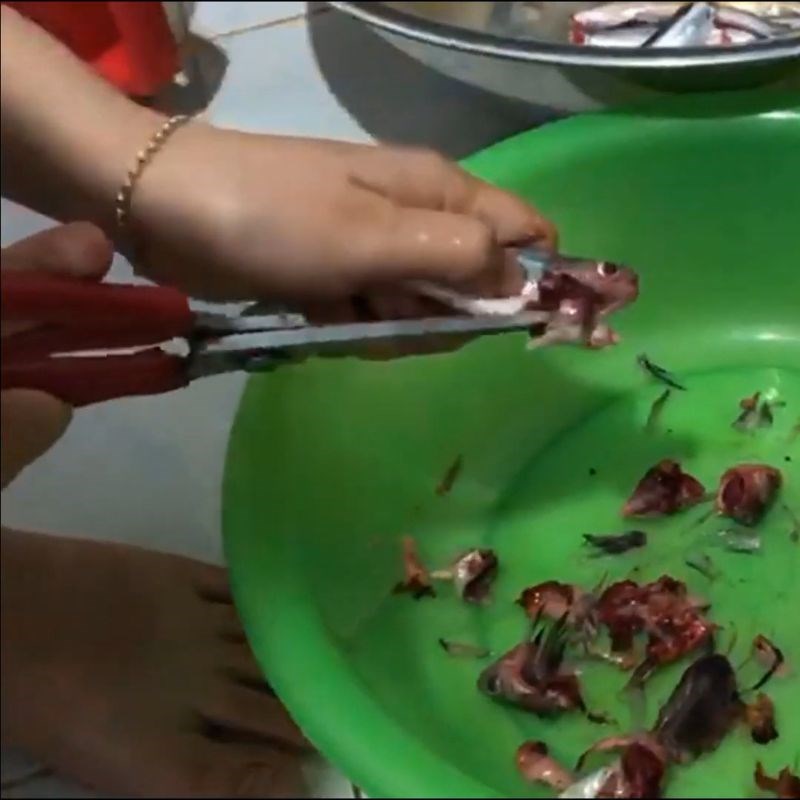 Bước 1 Sơ chế cá dứa tươi ngon Khô cá dứa một nắng