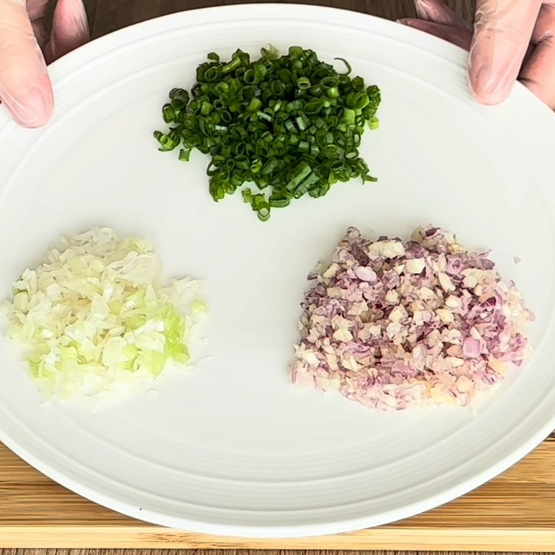 Bước 2 Sơ chế các nguyên liệu khác Kho quẹt tôm thịt