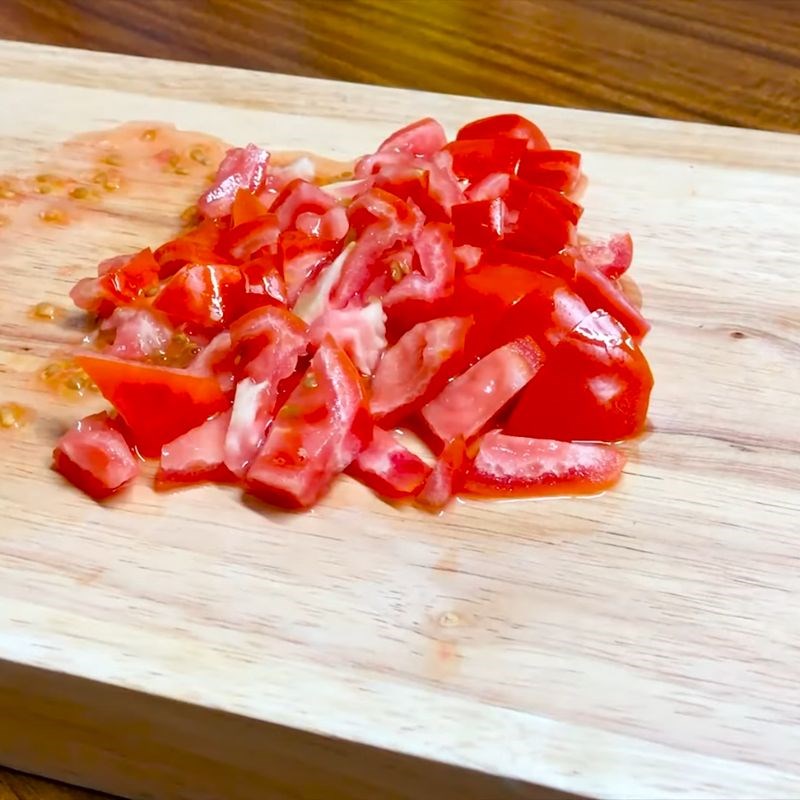 Bước 2 Sơ chế các nguyên liệu khác Thịt heo sốt cà chua