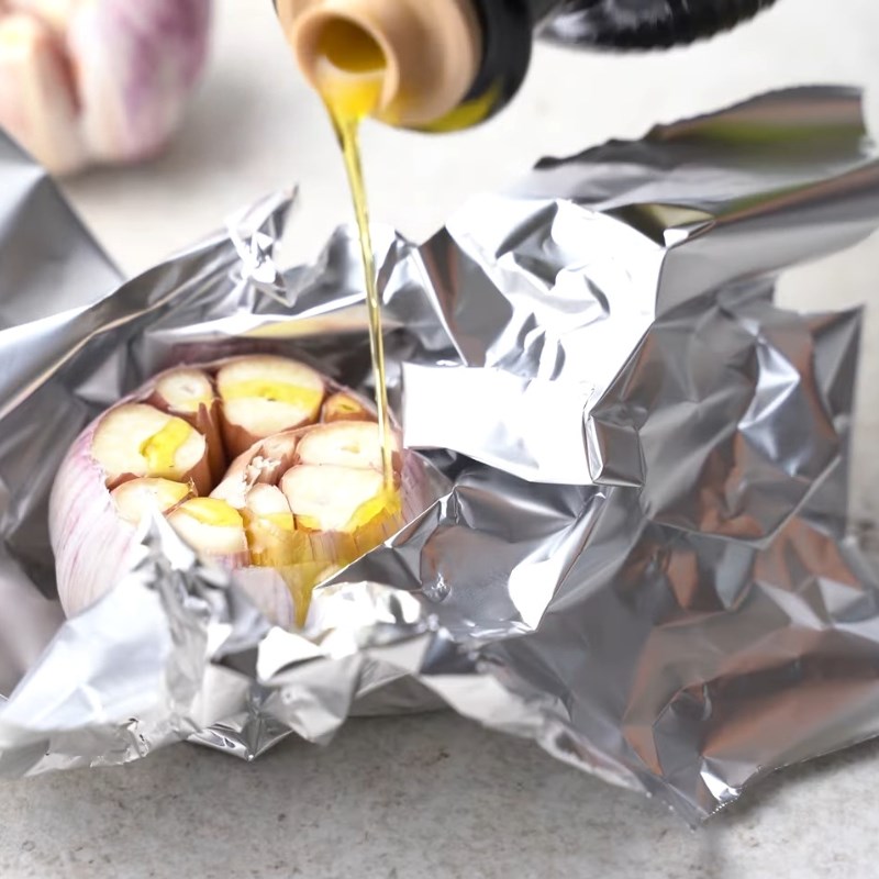 Bước 1 Sơ chế củ tỏi nguyên củ Tỏi nướng