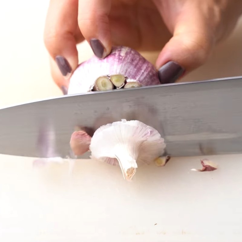 Bước 1 Sơ chế củ tỏi nguyên củ Tỏi nướng