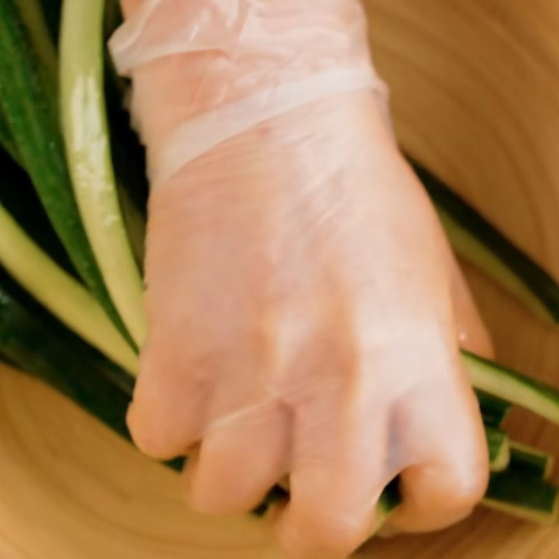 Bước 1 Sơ chế dưa leo và cà rốt Dưa leo muối chua ngọt