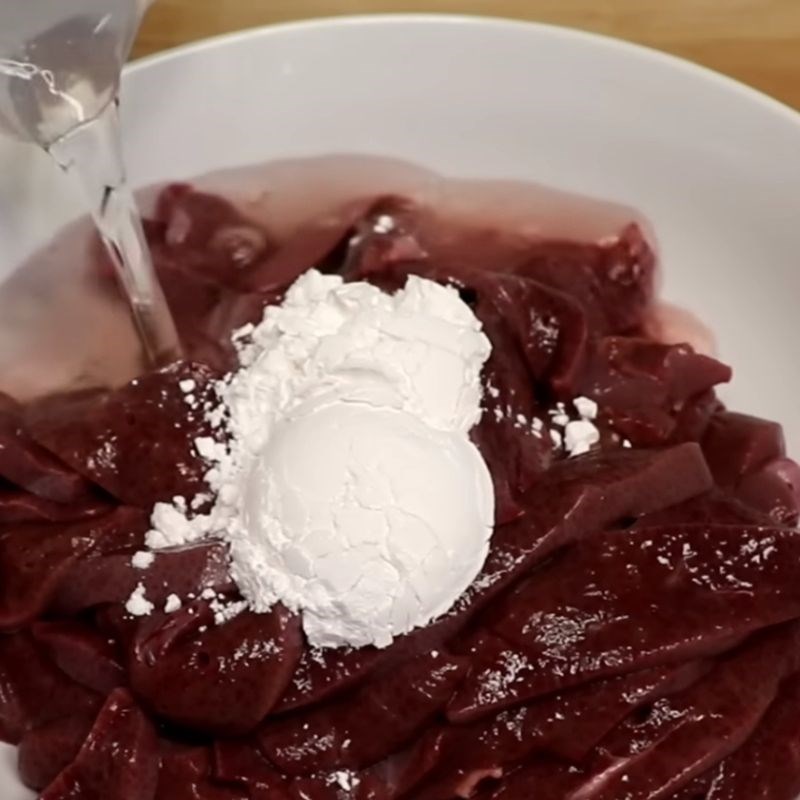 Bước 1 Sơ chế gan heo và thịt nọng (hoặc ba chỉ) Bánh mì pate