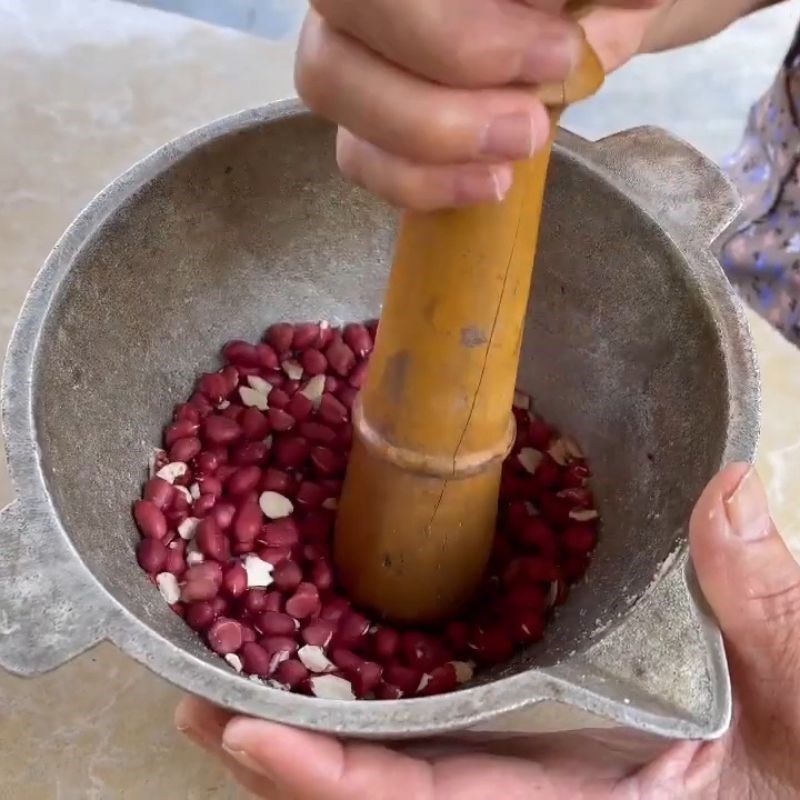 Bước 1 Sơ chế gạo nếp và lạc (đậu phộng) Bánh cóc mò