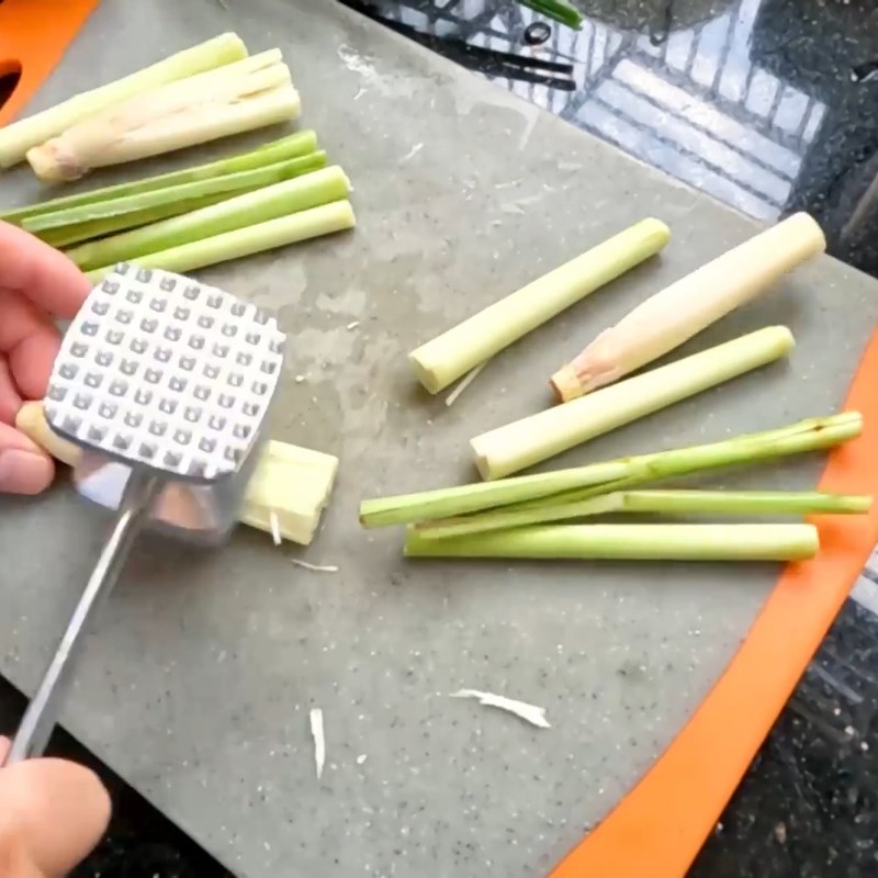 Bước 2 Sơ chế nguyên liệu Gà hấp hèm