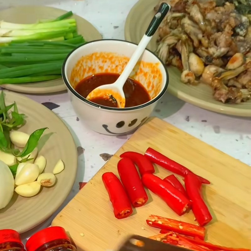 Bước 1 Sơ chế nguyên liệu Ếch xào sa tế