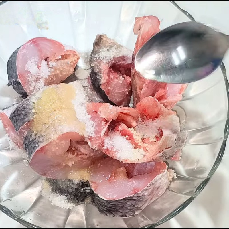 Bước 1 Sơ chế nguyên liệu Cá lóc nấu canh bầu