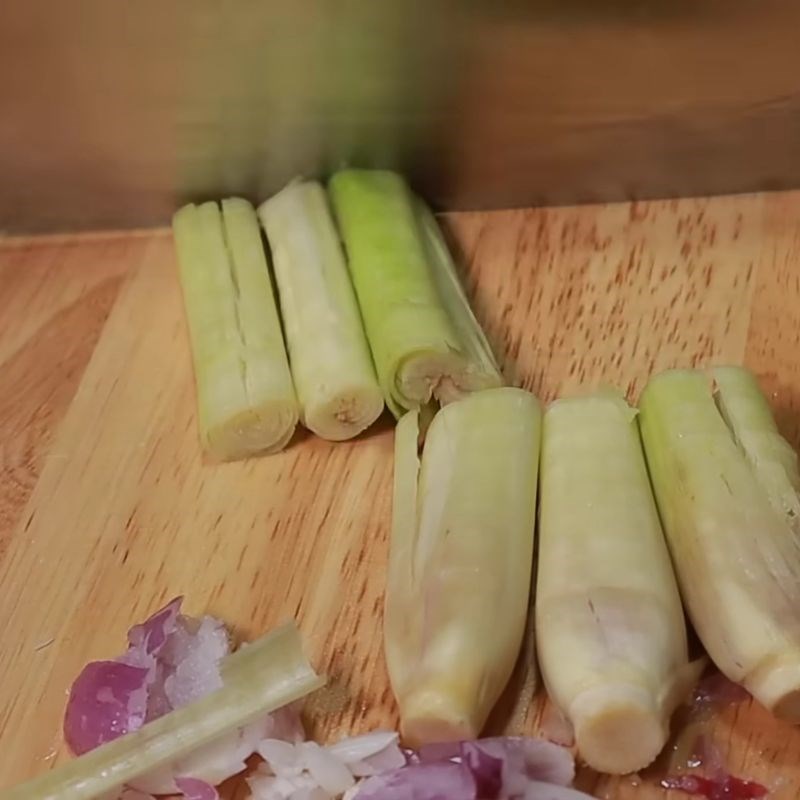 Bước 2 Sơ chế nguyên liệu khác Ướp thịt nướng cơm tấm