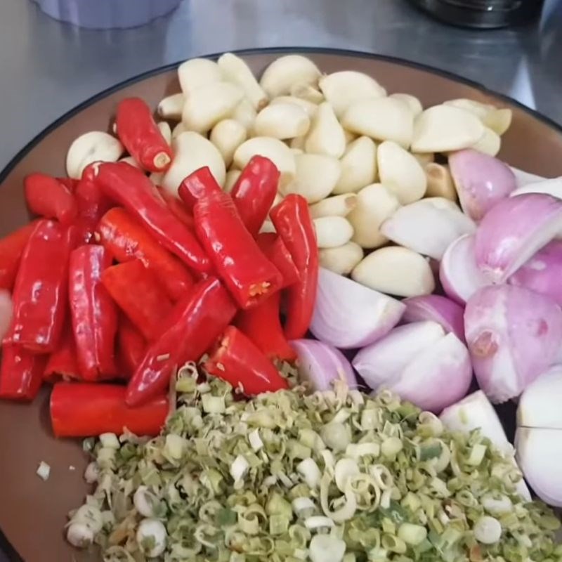 Bước 1 Sơ chế nguyên liệu làm sốt ướp cá nướng Sốt ướp cá nướng