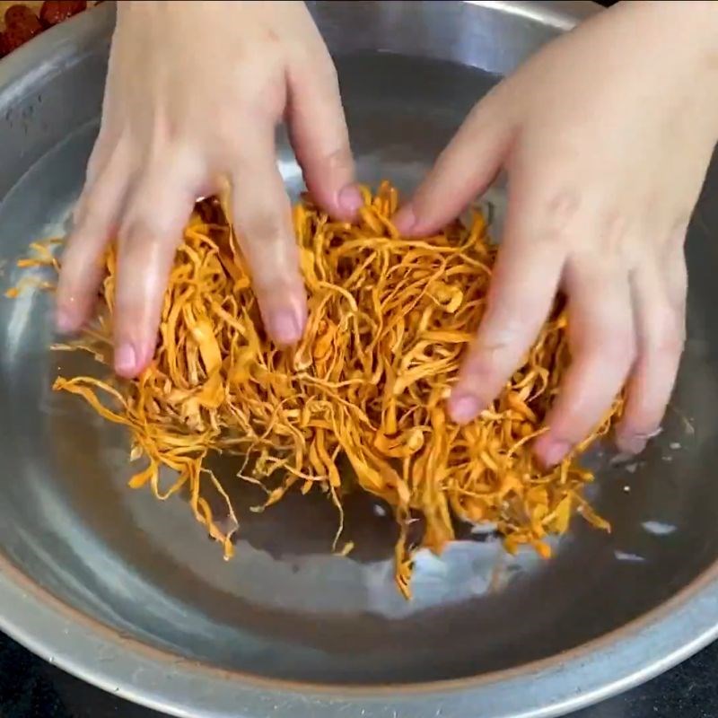 Bước 1 Sơ chế nguyên liệu ngâm rượu kỷ tử Kỷ tử ngâm rượu