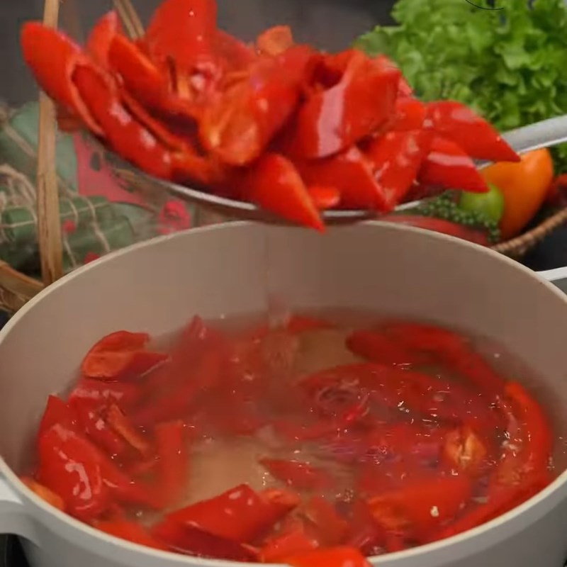 Bước 1 Sơ chế nguyên liệu và chuẩn bị gia vị Nước trộn nộm