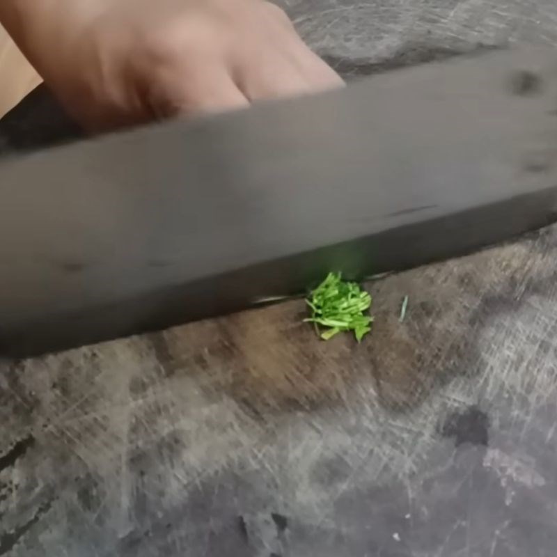 Bước 1 Sơ chế nguyên liệu Tiết canh lợn