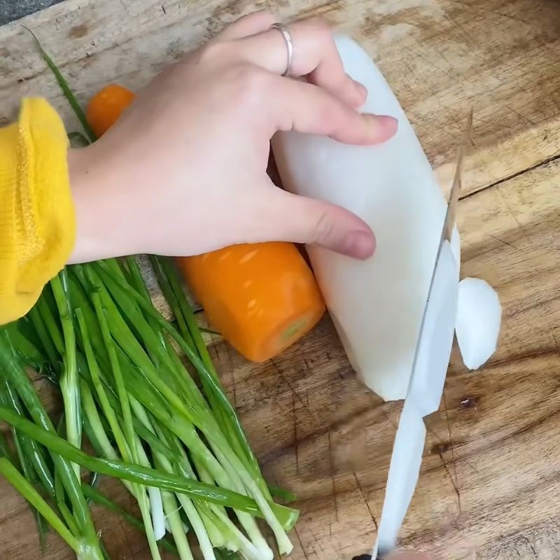 Bước 3 Sơ chế rau củ làm kim chi Kim chi bằng gói gia vị