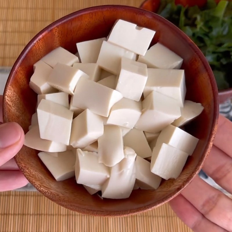 Bước 1 Sơ chế rong biển, nấm và đậu hũ non Canh rong biển chay