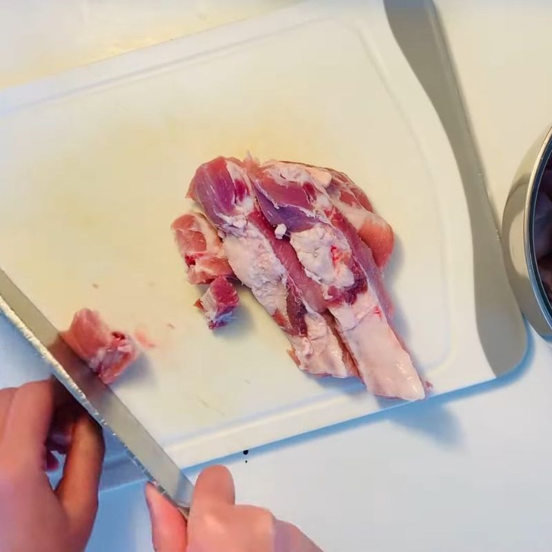 Bước 1 Sơ chế sườn non Ướp sườn non chiên giòn