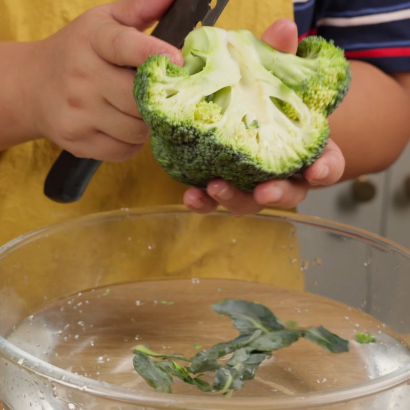 Bước 1 Sơ chế súp lơ Súp lơ xào tỏi