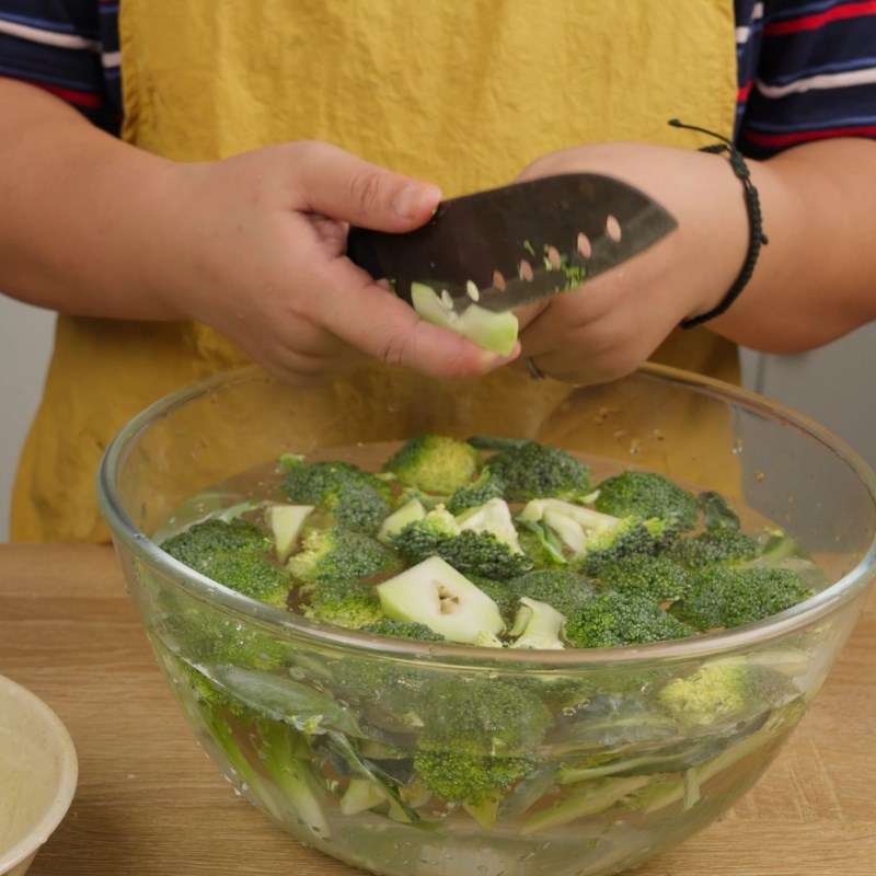 Bước 1 Sơ chế súp lơ Súp lơ xào tỏi