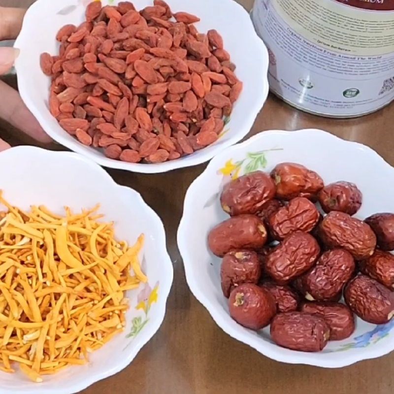 Bước 1 Sơ chế táo đỏ và kỷ tử Táo đỏ kỷ tử ngâm với mật ong