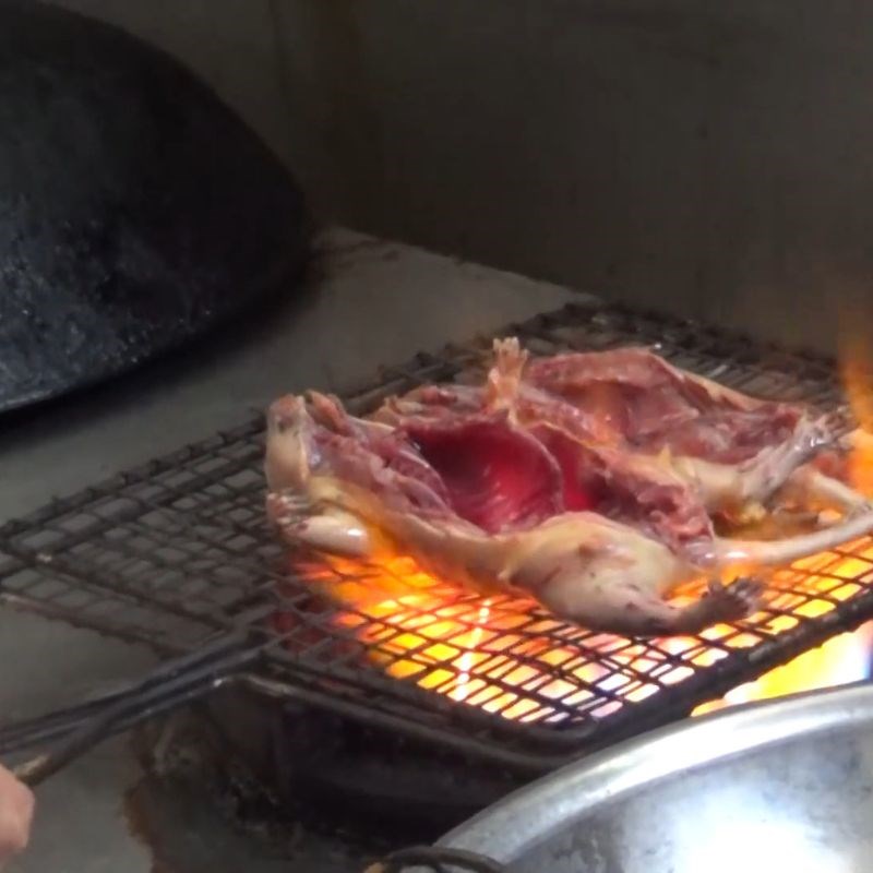 Bước 1 Sơ chế thịt sóc và khử mùi hôi hiệu quả Thịt sóc nấu giả cầy