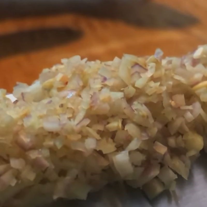 Bước 3 Sơ chế tỏi, ớt, sả Ốc hương xào bơ tỏi chấm bánh mì