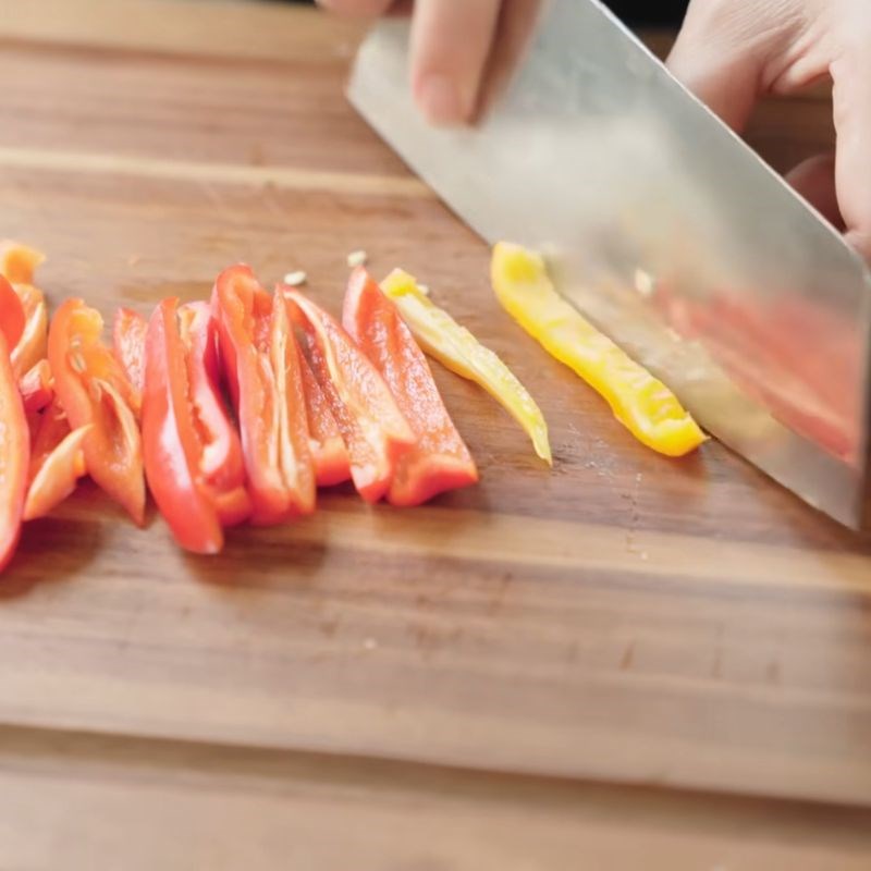 Bước 1 Sơ chế và chuẩn bị nguyên liệu Mì tôm Hảo Hảo xào