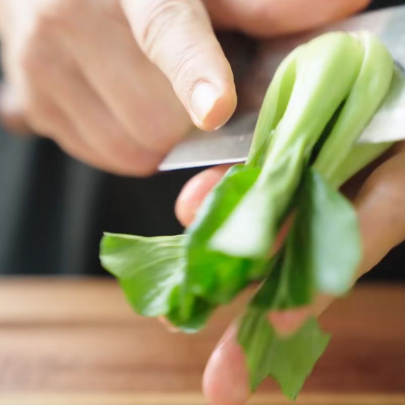 Bước 1 Sơ chế và chuẩn bị nguyên liệu Mì tôm Hảo Hảo xào