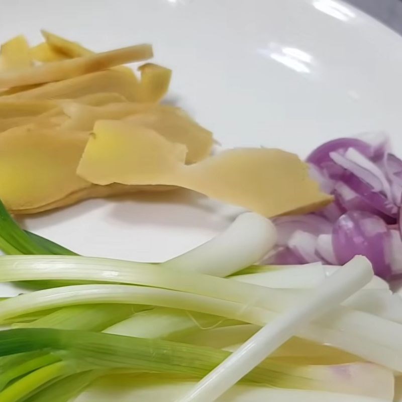 Bước 1 Sơ chế và chuẩn bị nguyên liệu Cá lóc hấp cuốn bánh tráng