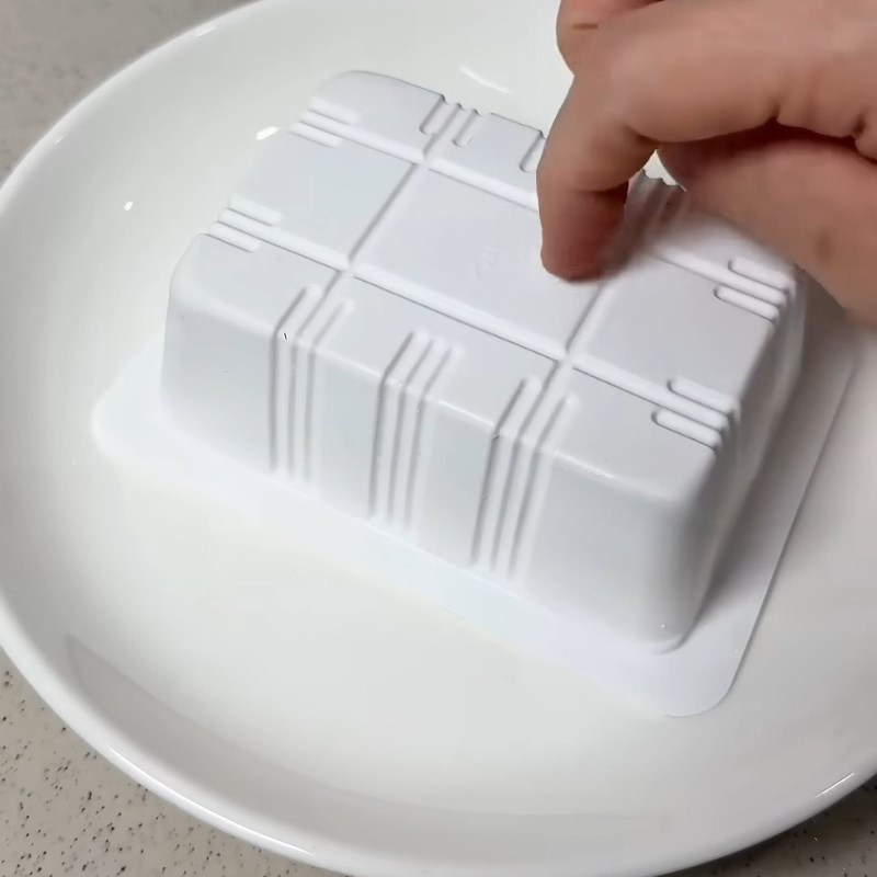 Bước 1 Sơ chế và hấp đậu hũ non mềm mịn Đậu hũ non hấp sốt xì dầu