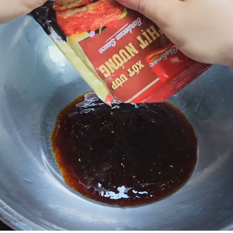 Bước 1 Sơ chế và trộn nguyên liệu làm sốt ướp gà nướng Sốt ướp gà nướng